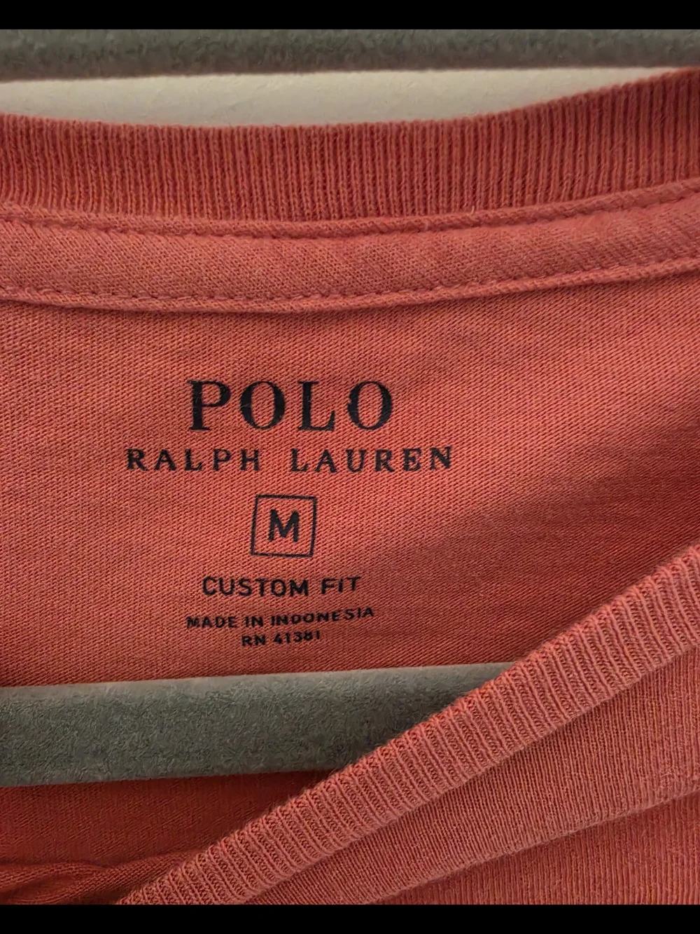 Polo by Ralph Lauren Men’s Coral Crewneck T-Shirt Custom Fit Size Medium Damaged